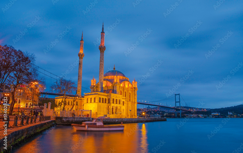  Ortakoy mosque is very important and nice place for visitor of Istanbul.