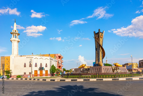 Obraz na płótnie Luxor city centre square, beautiful architecture of Egypt w salonie