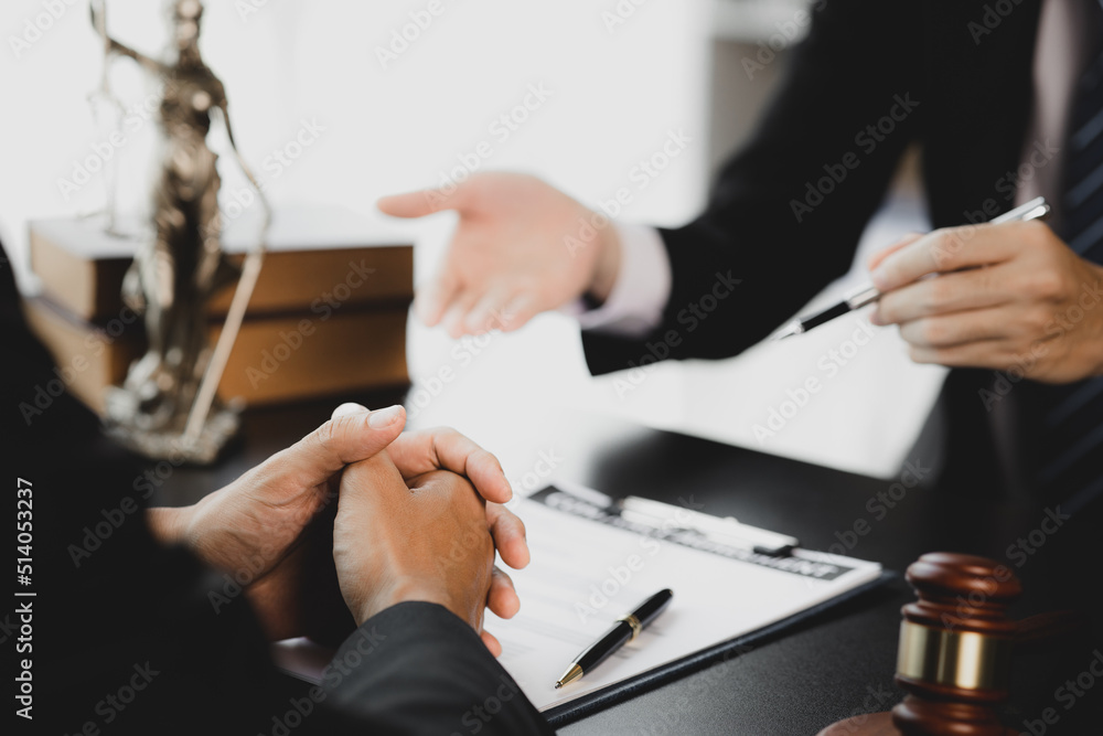 Ταπετσαρία Lawyer concepts to testify to clients and to provide counseling in cases, to provide legal relief, to maintain law and fairness, to proceed with transparency, to attorneys to defend cases in court