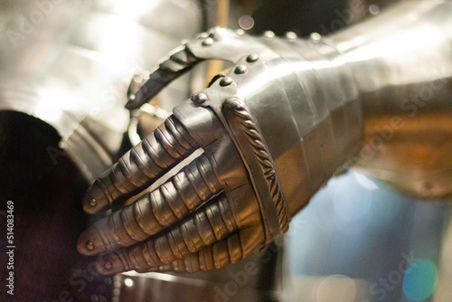 Φωτογραφία Left hand gauntlet