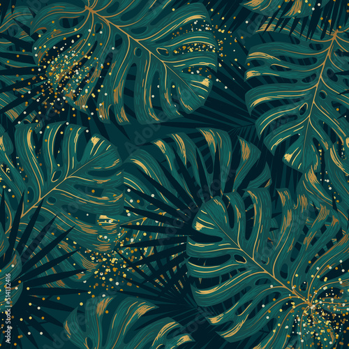 Luxury Seamless pattern with gold and green tropic leaves. Vector illustration. Summer background © annbozhko