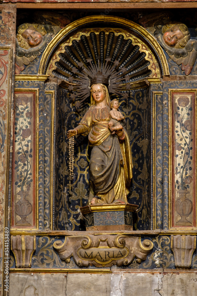 retablo barroco de  la Mare de Déu del Roser, Iglesia de Sant Joan Baptista, siglo XVII, Estellencs, Serra de Tramuntana,  Mallorca, balearic islands, Spain