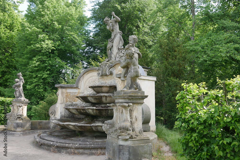 Brunnen am Schloss Altdöbern Brunnen am Schloss Altdöbern