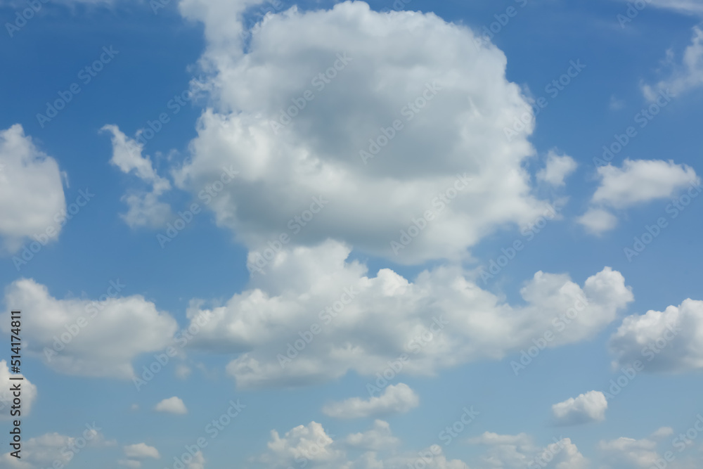 Fototapeta premium Beautiful view of blue sky with fluffy clouds
