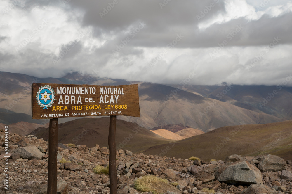 Sign indicating the highest point of route 40, open from Acay to 4985 meters above sea level Sign indicating the highest point of route 40, open from Acay to 4985 meters above sea level
