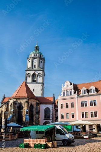meißen, deutschland - marktplatz mit frauenkirche