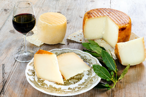 Pecorino sardo, tipico formaggio con latte di pecora, cibo Italiano  photo