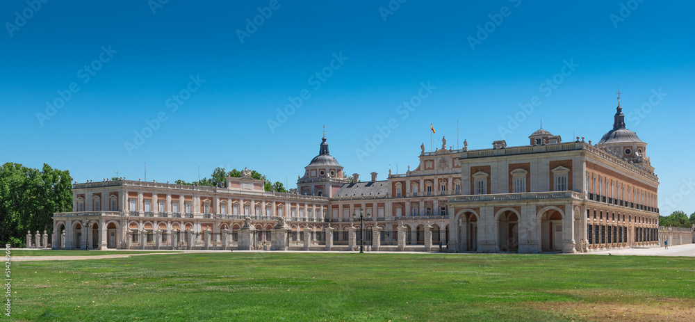 Palacio Real de Aranjuez, visto desde el lateral derecho. Comunidad de Madrid.