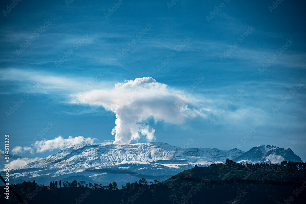 Volcán en Erupción
