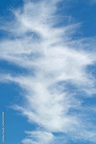Cirrus  Federwolken am blauem Himmel