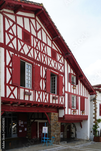 Très belle maison de caractère basque à La Bastide Clairence au Pays Basque photo