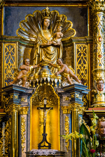 escultura gótica, iglesia del arcángel San Miguel, siglo XV-XVI construida integramente con madera, Binarowa, voivodato de la Pequeña Polonia, Cárpatos, Polonia, europe