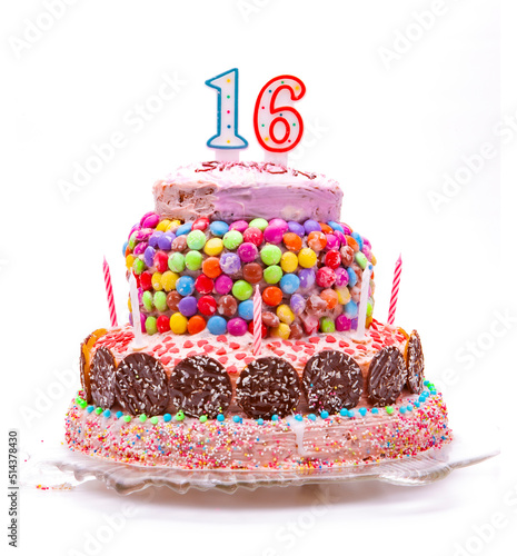 Selbstgemachte Torte mit der Jahreszahl 16