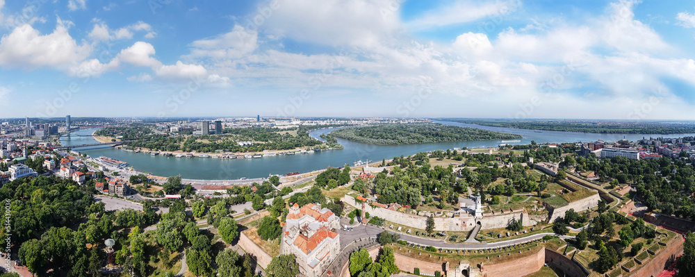 Obraz na płótnie Aerial panorama of Belgrade, capital of Serbia,  with Kalemegdan park, mouth of the river Sava with Danube in the distance and Novi Beograd , aerial view  w salonie