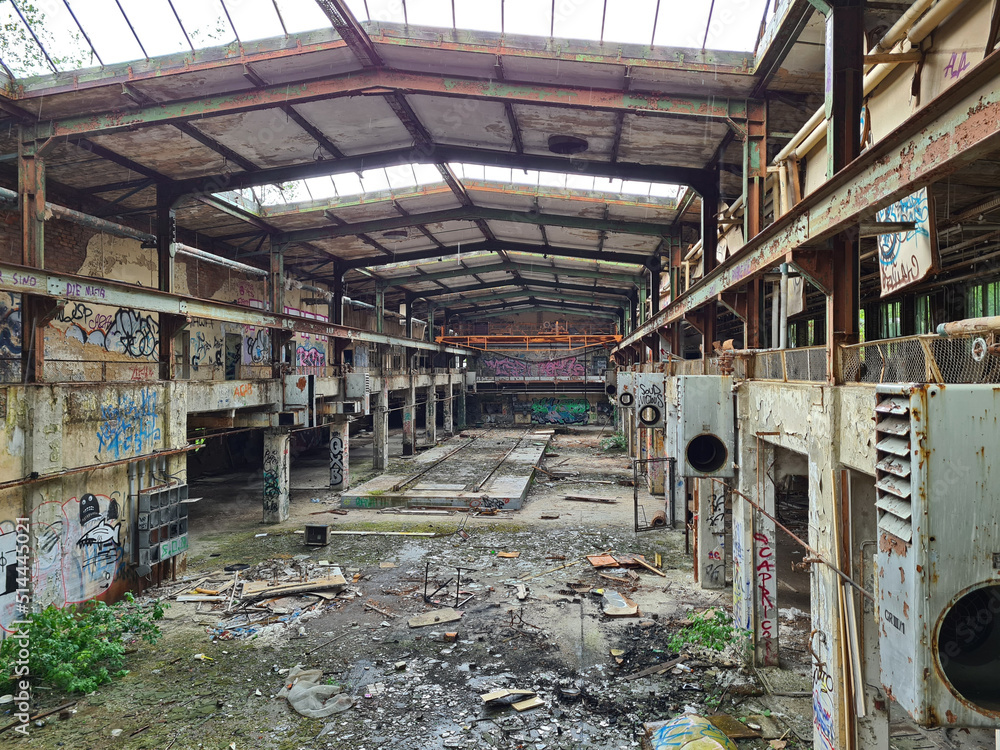 Insights into an old derelict industrial plant