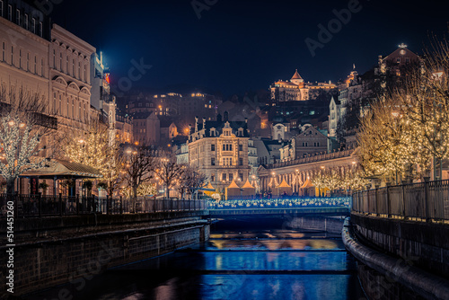Obraz na plátně Christmas-decorated Streets Of Winter Karlovy Vary