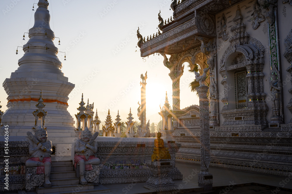 Fototapeta premium Sunrise at thai temple