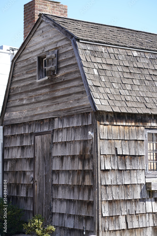 Naklejka premium Old barn with wood shingles