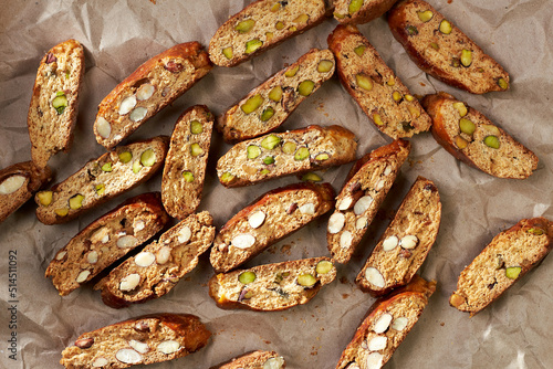 Tableau sur toile Top view of sliced freshly baked traditional homemade italian sweet cookies cant