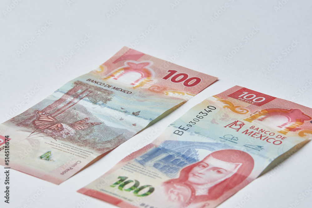 Obraz premium Mexican coins and banknotes. Mexican peso, Latin American currency. money, saved, finances, 