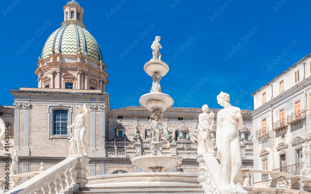 Vue de la place Pretoria et de sa fontaine à Palerme, Sicile, Italie.	