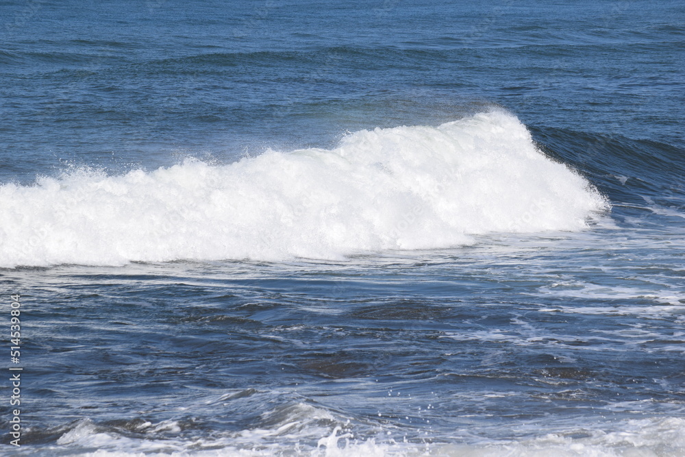 岩場の荒波 日本海
