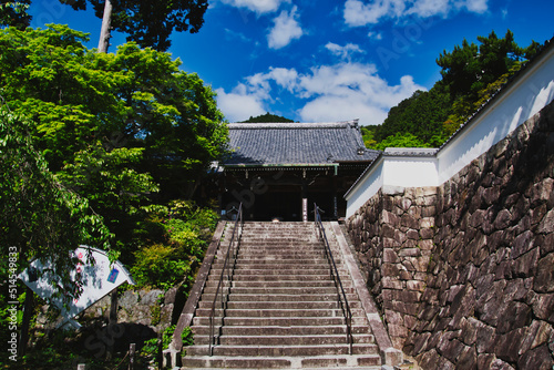 Photography The main hall and the stairways of Yoshimine-dera temple