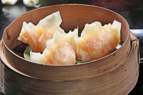Dim Sum haukau, is a traditional Chinese dish, whose skin is shaped like a moon with many folds of cover. The texture is soft and semi-transparent with the stuffing of peeled prawns. Most populer.