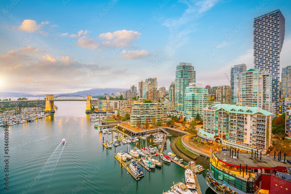 Obraz premium Downtown Vancouver skyline, citysicape of British Columba in Canada