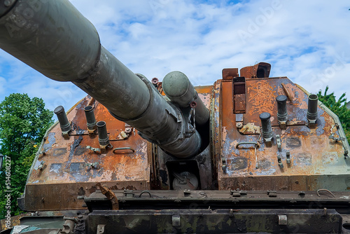 Close photo of the tank main gun muz photo