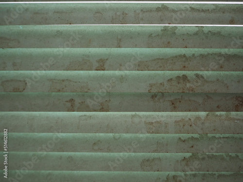 Blinds stained with stains.