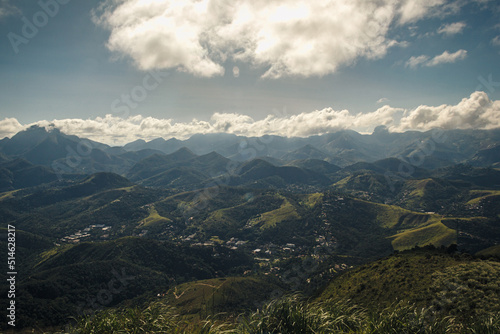 Vista de montañas desde la Piedra de Itaipava, Petrópolis, Brasil 3