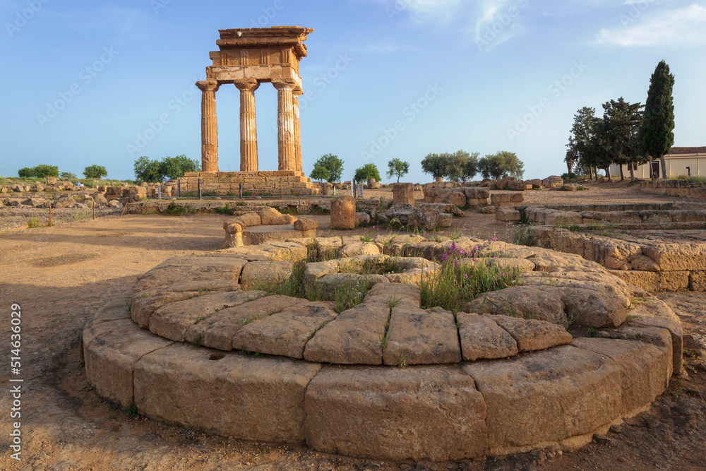 Fototapeta premium Castelvetrano, Trapani. Templi del Parco archeologico