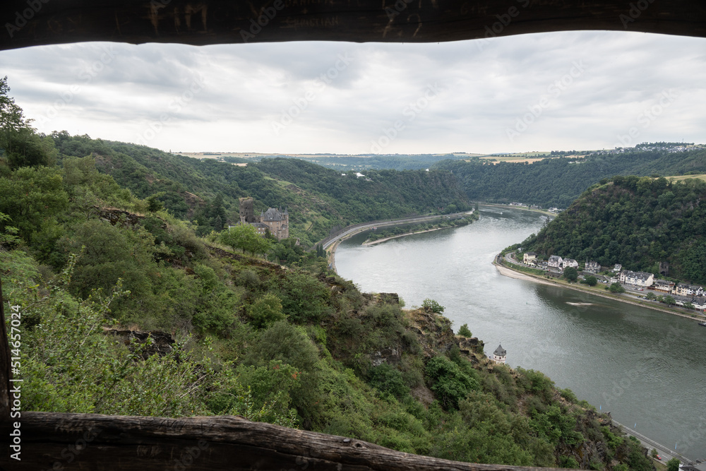 Blick auf den Rhein vom Aussichtspunkt Dreiburgenblick Blick auf den Rhein vom Aussichtspunkt Dreiburgenblick