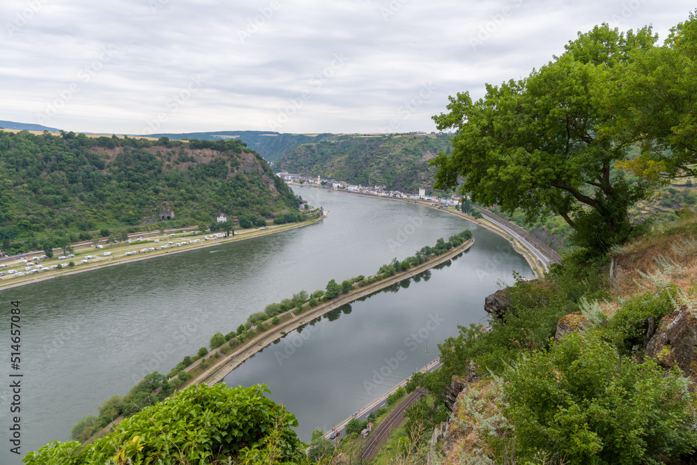Blick von der Loreley über den Rhein nach St.Goartshausen Blick von der Loreley über den Rhein nach St.Goartshausen
