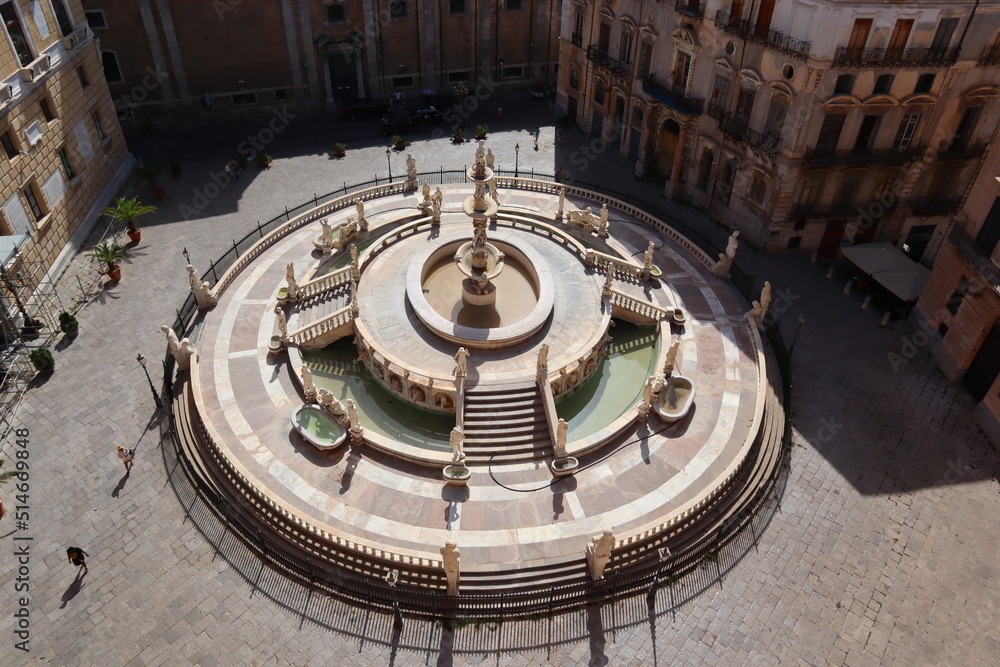 Palermo, Sicily (Italy): Praetorian Fountain (Fontana Pretoria), baroque site in Piazza Pretoria or also know as square of Shame