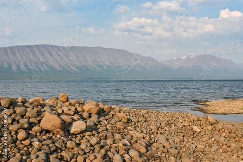 Fototapeta Naklejka Na Ścianę i Meble -  Putorana Plateau, a mountain lake.