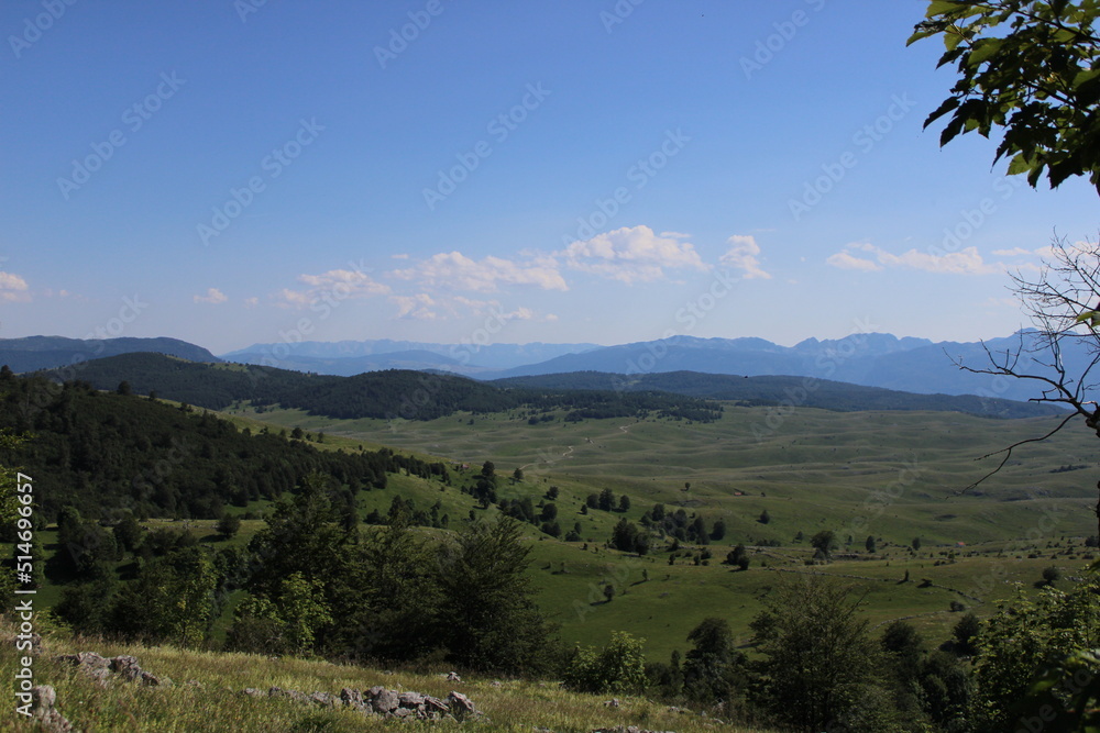 Fototapeta premium view of the mountains