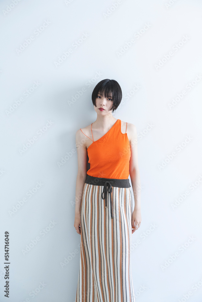 リゾートファッションの女性 リゾートファッションの女性