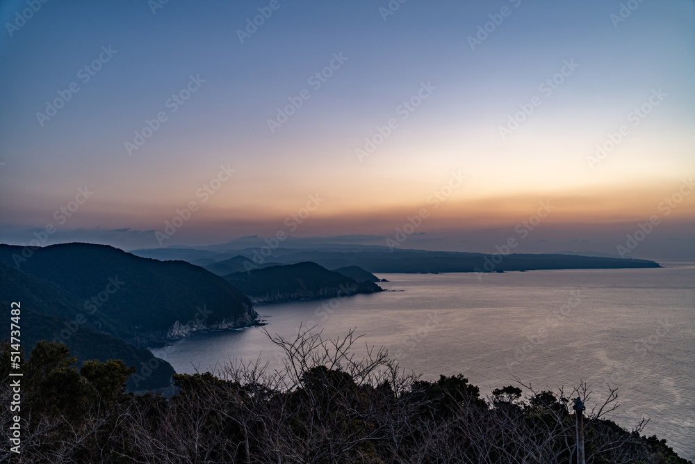 大堂山展望台から見る夜明けの大堂海岸