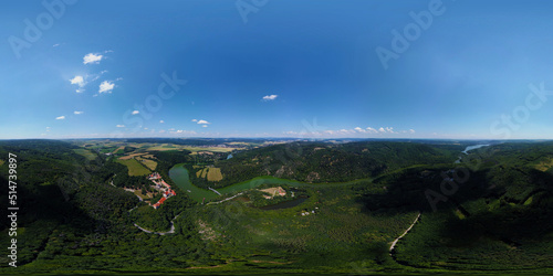 Burg Eichorn und Fluss Svratka in Br  nn von oben - 360 Grad Panorama