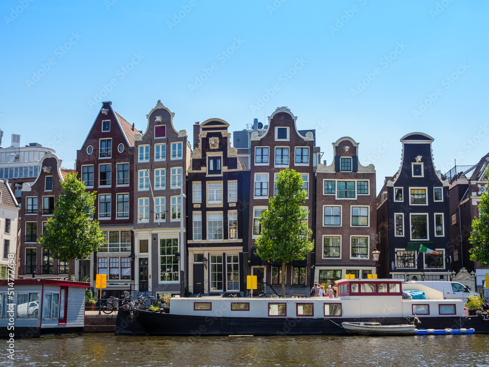 Obraz premium Amsterdam Crooked houses in the city