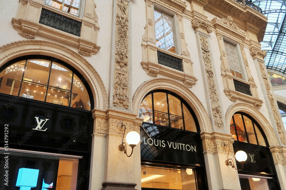 Enseigne / logo de la maroquinerie Louis Vuitton, célèbre marque