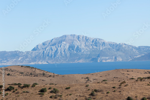 desde las costa de Tarifa en Andaluc  a se llega a ver las monta  as del Atlas en las costa de Marruecos teniendo en mar mediterr  neo entre las dos costas.