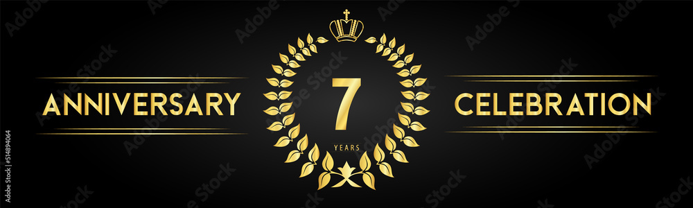 Naklejka premium 7 years anniversary celebration logo with laurel wreath and royal crown isolated on black background. Premium design for happy birthday, wedding, celebration events, greetings card, graduation.