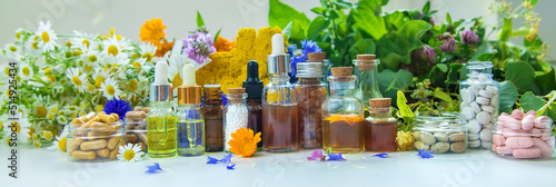 Vászonkép Tinctures, extracts, oils and dietary supplements from medicinal herbs