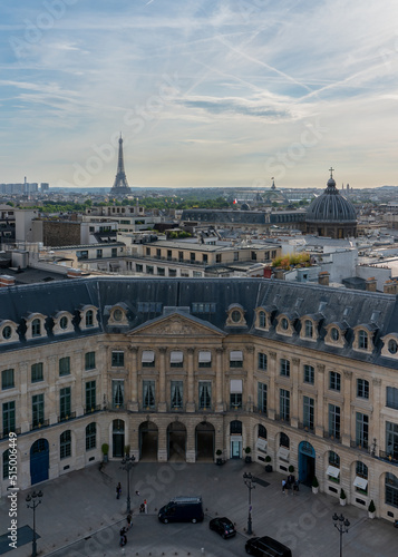 Fototapeta Naklejka Na Ścianę i Meble -  Paris, en haut de la colonne Vendôme