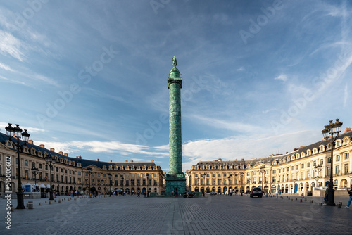 La colonne Vendôme sur la place Vendôme, à Paris © lylie