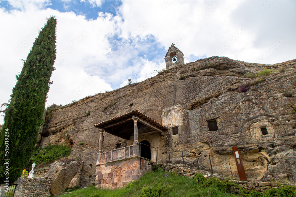 Iglesia rupestre de los Santos Justo y Pastor (siglo VII). Olleros de Pisuerga, Palencia, Castilla y León, España.