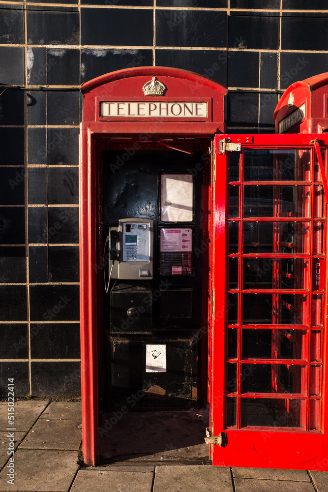 Obraz premium Traditional red telephone boxes